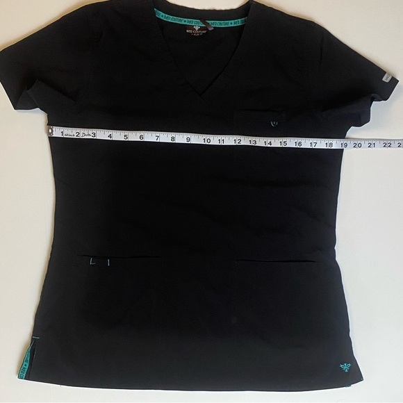 Med Couture Charcoal Scrub Top with Teal Trim 3 pockets size small - Picture 7 of 7